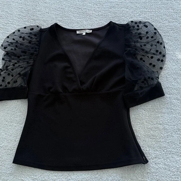See the Shades Black Top with Sheer Polka Dot Sleeves Sz Large Puff Sleeves - Picture 7 of 9